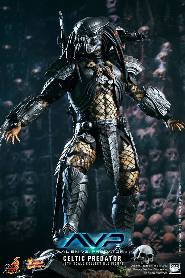 Hot Toys Iron Man, Batman, Avengers et Predator en vente sur SideMovie.
